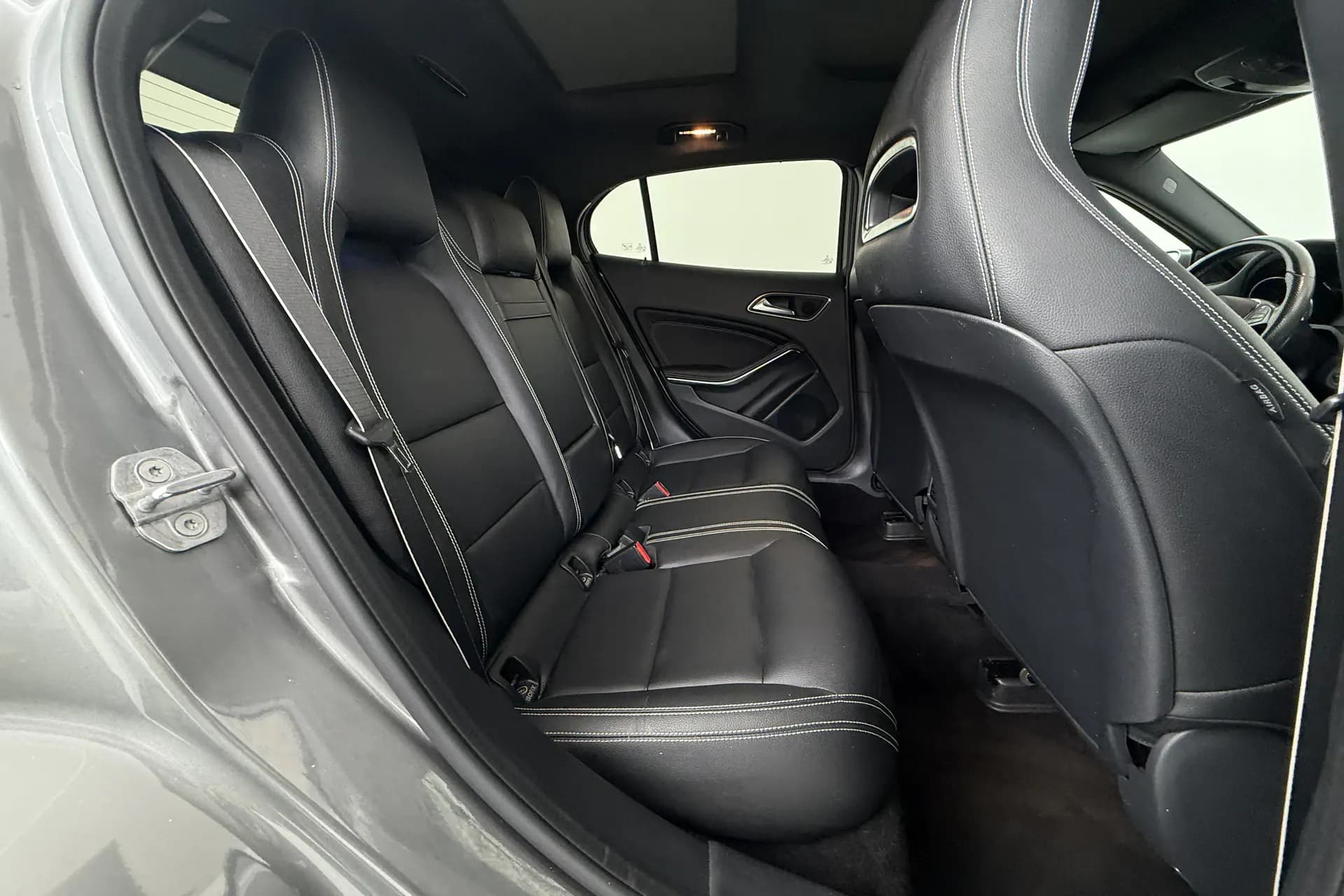 Mercedes-Benz GLA Bordeaux vue 5 Mercedes-Benz GLA en leasing sans apport à Bordeaux — vue 5