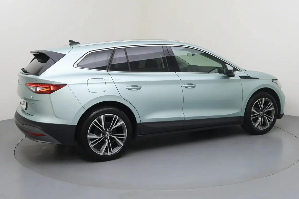 Skoda Enyaq Bordeaux vue 3 Skoda Enyaq en leasing sans apport à Bordeaux — vue 3